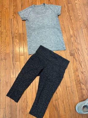 Lululemon sz 12 Swiftly Tech top & Black print capris
